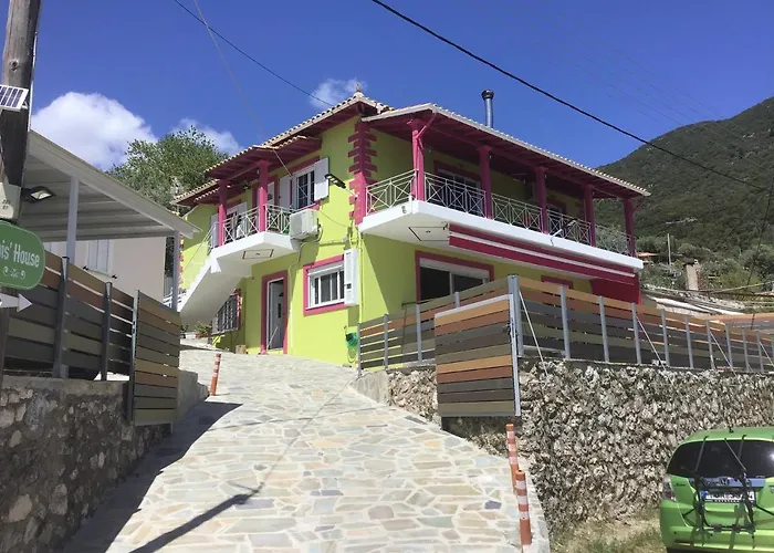 Zois' House Casa de Férias Sívros